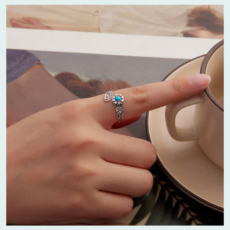 Flower Ring in 925 Silver